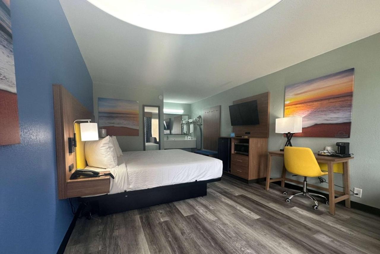 Days Inn & Suites By Wyndham Jennings Kültér fotó