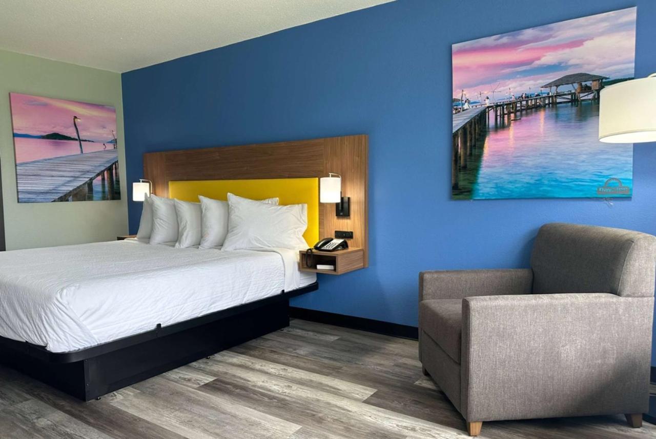 Days Inn & Suites By Wyndham Jennings Kültér fotó
